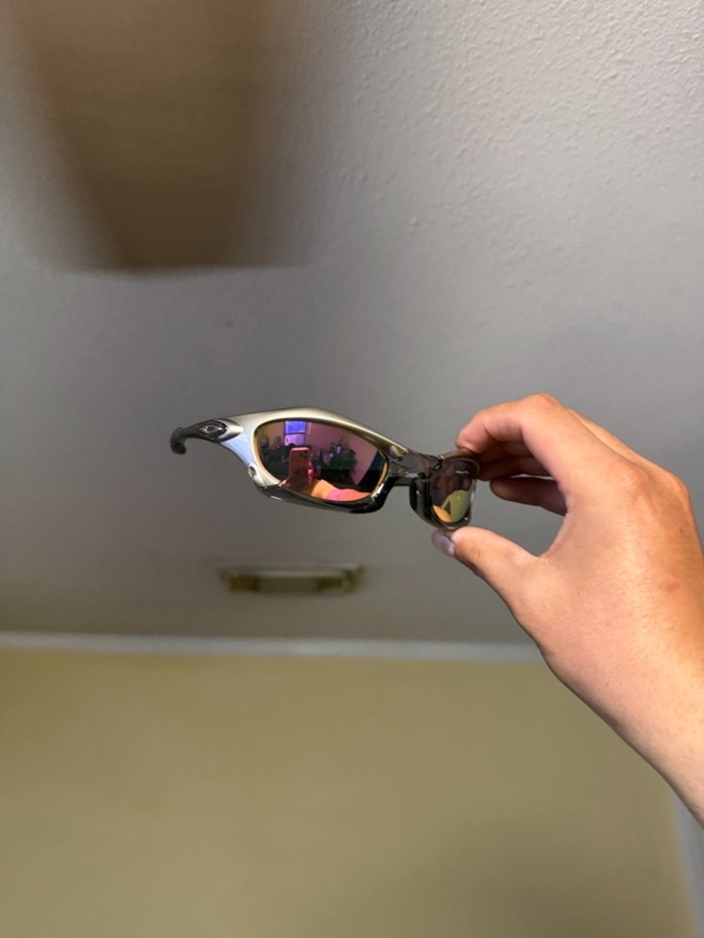 O sunglasses Sport Sunglasses with Mirrored Purple Lenses